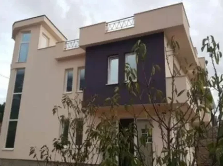 Дом 3 спальни  Добра Вода, Черногория