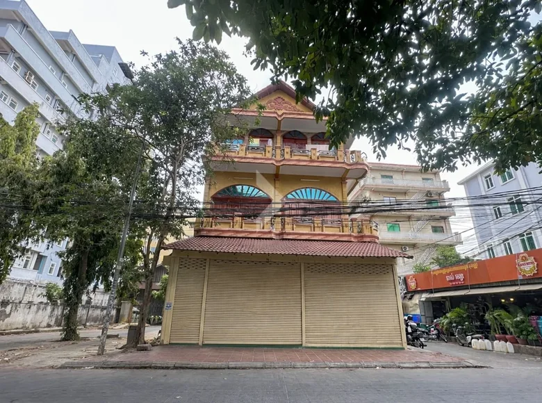 Gewerbefläche 6 zimmer 180 m² in Sangkat Tuol Tumpung Ti Pir, Kambodscha
