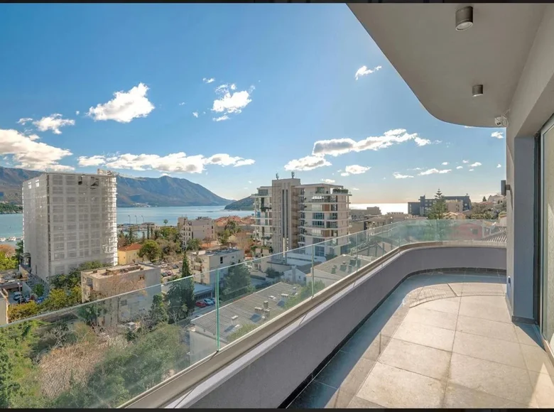 3 bedroom apartment 149 m² Budva, Montenegro