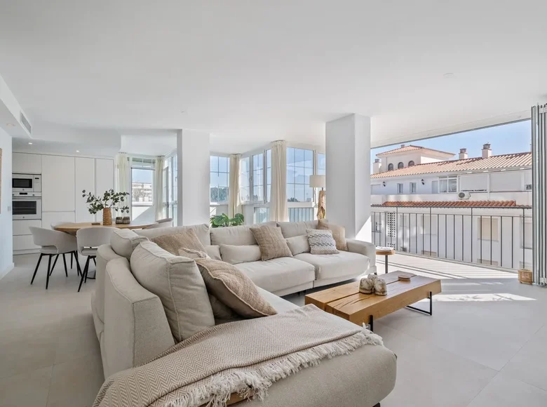 Mieszkanie 3 pokoi 151 m² Torremolinos, Hiszpania