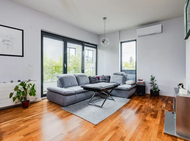 2 bedroom apartment 77 m² Warsaw, Poland