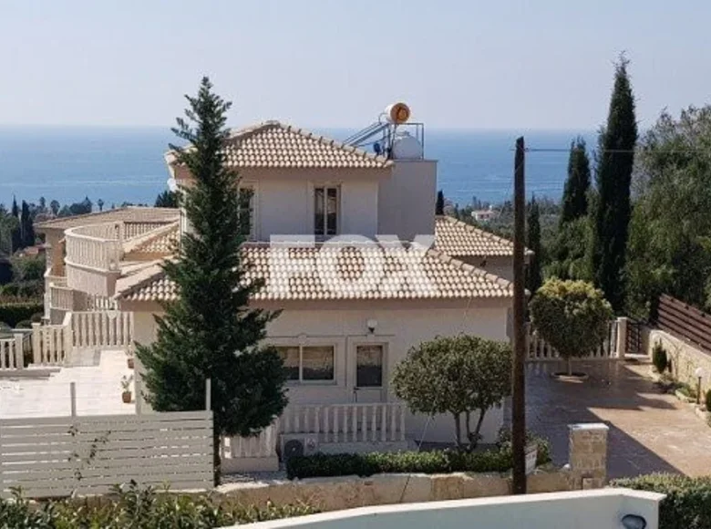 4 bedroom apartment 240 m² Peyia, Cyprus