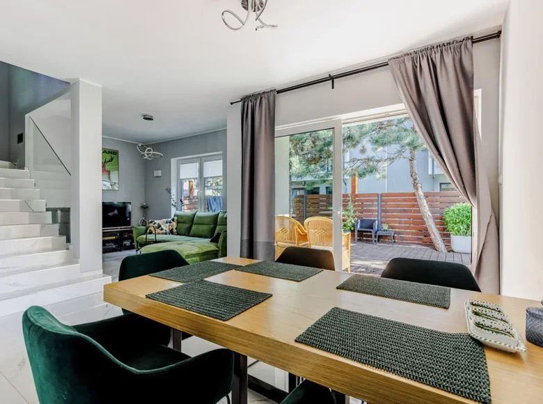 Casa 147 m² en Varsovia, Polonia