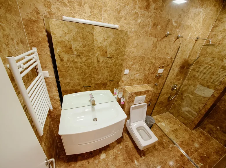 Mieszkanie 3 pokoi 89 m² Budva, Czarnogóra