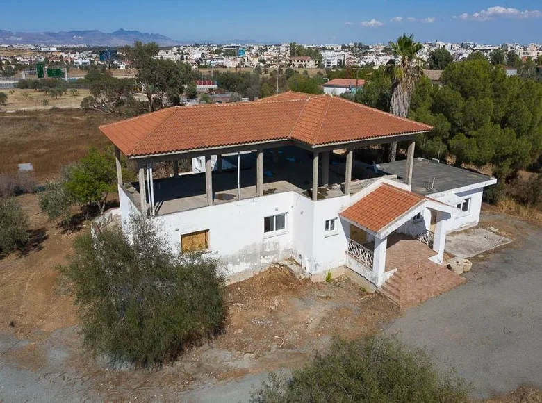 Maison 3 chambres 420 m² Latsia, Chypre