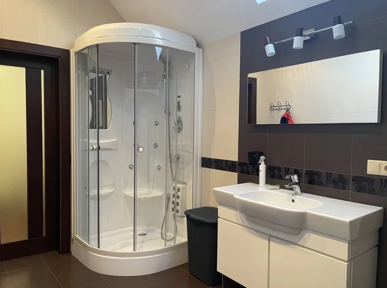 Dom 5 pokojów 250 m² Lymanka, Ukraina