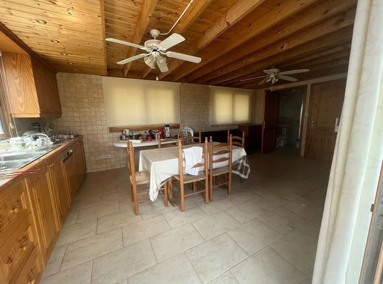 5 bedroom house 600 m² Apesia, Cyprus