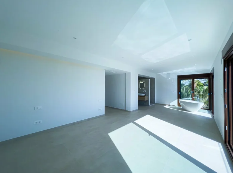 4 bedroom Villa 520 m² lAlfas del Pi, Spain