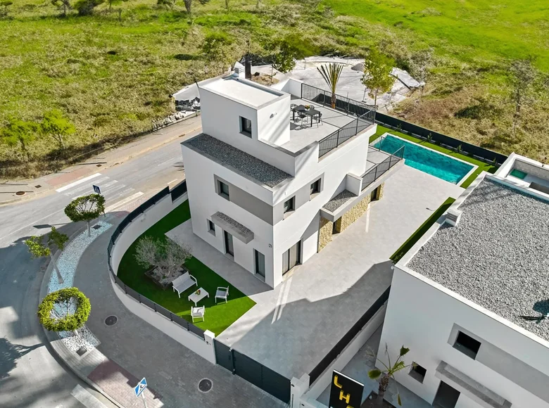Villa de tres dormitorios 237 m² San Miguel de Salinas, Španjolska