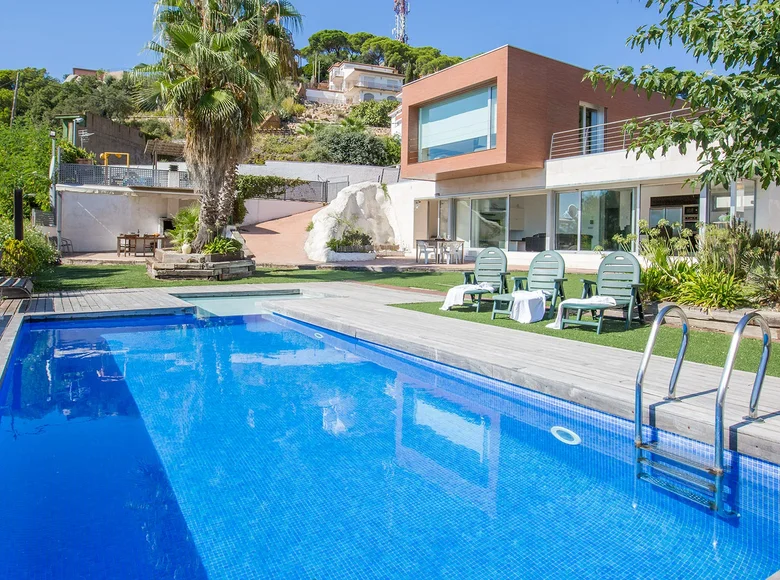 Villa 4 chambres 385 m² Serrabrava, Espagne