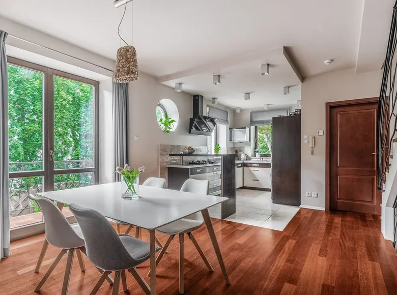 5 room house 175 m² in Warsaw, Poland