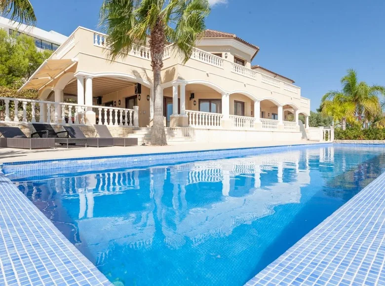5 bedroom villa 670 m² Greece, Greece