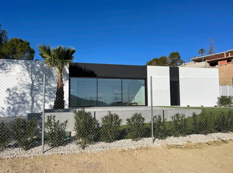 3-Schlafzimmer-Villa 214 m² lAlfas del Pi, Spanien