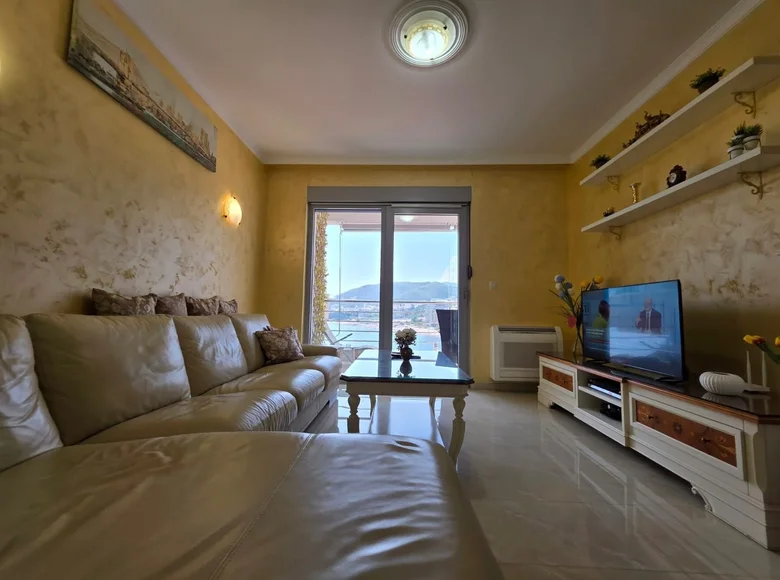 2 bedroom apartment 84 m² Rafailovici, Montenegro