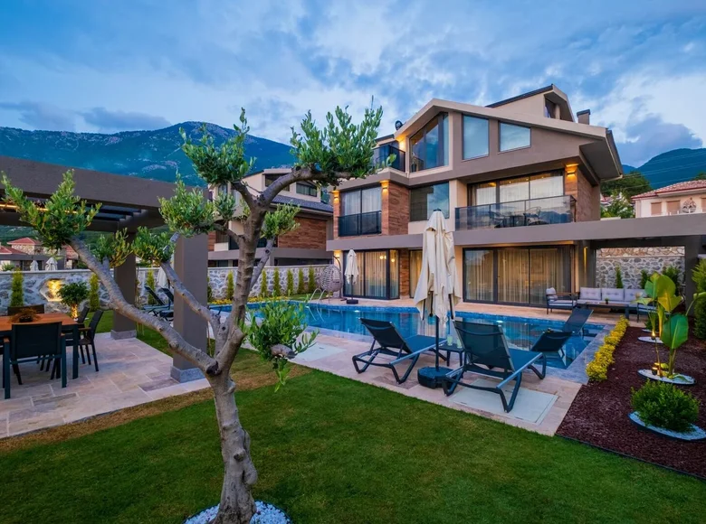 Willa 4 pokoi 254 m² Ölüdeniz, Turcja
