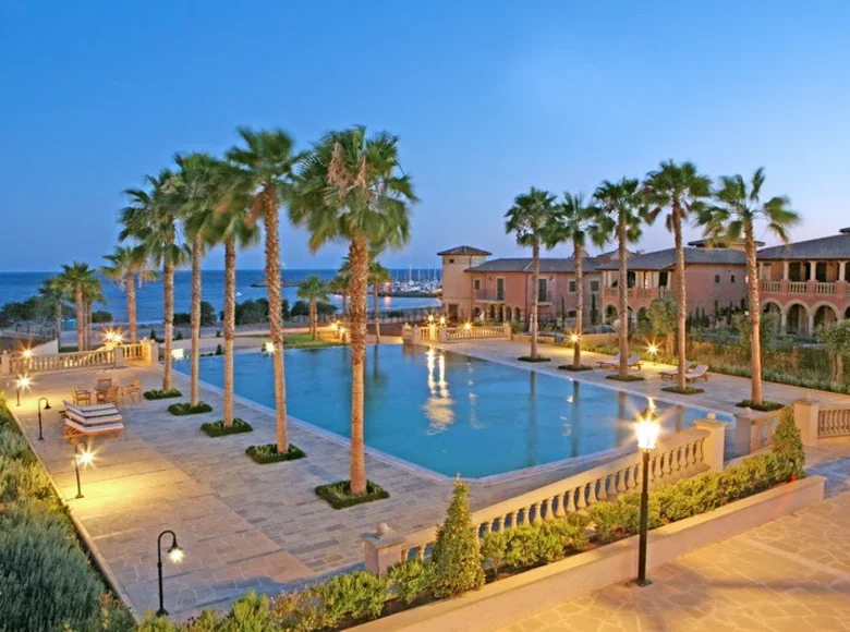 3 bedroom apartment 211 m² Koinoteta Agiou Tychona, Cyprus