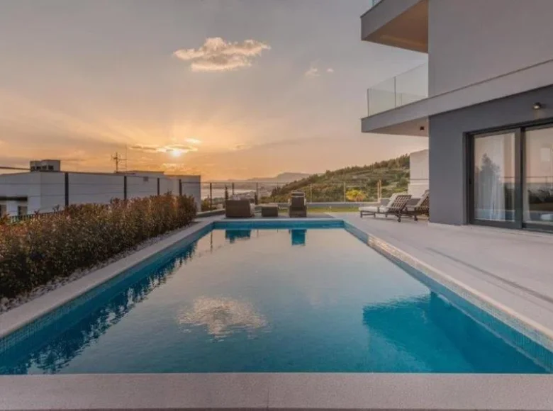 4 bedroom Villa 320 m² Grad Split, Croatia