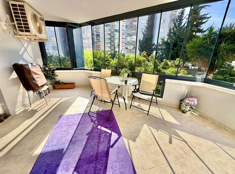 Mieszkanie 4 pokoi 180 m² Mezitli, Turcja