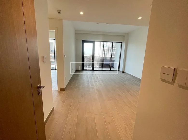 1 bedroom apartment 681 m² Dubai, United Arab Emirates