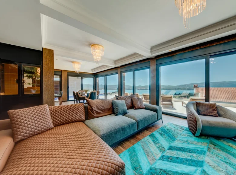 Villa de 4 dormitorios 454 m² Tivat, Montenegro