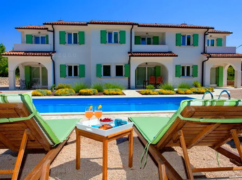 Dom 6 pokojów 255 m² Dobrinj, Chorwacja