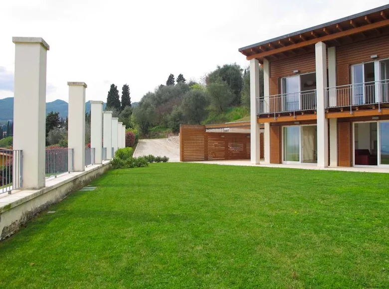 3 room villa 340 m² in Lombardy, Italy