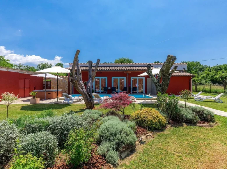 5 bedroom villa 382 m² Umag, Croatia