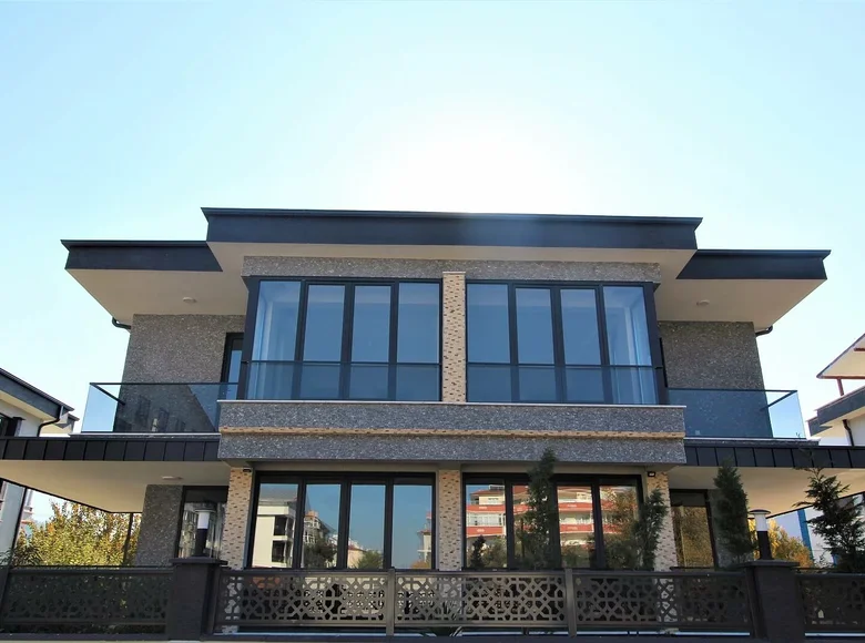 4 bedroom house 228 m² Cinarcik, Turkey