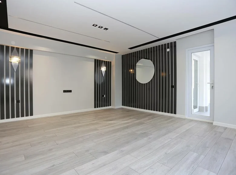 Mieszkanie 4 pokoi 140 m² Konyaalti, Turcja