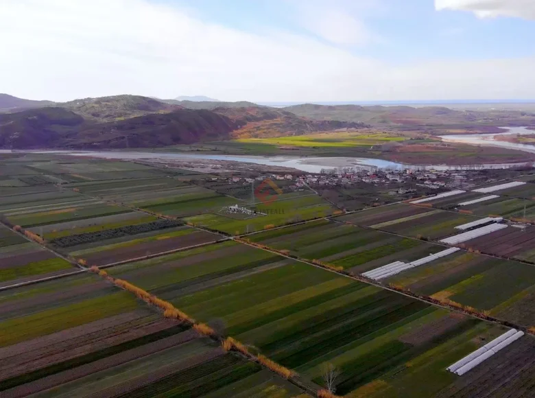 Grundstück 900 000 m² Shushice, Albanien