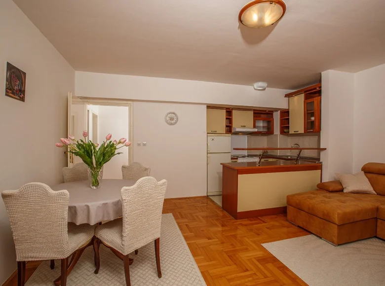 Mieszkanie 2 pokoi 69 m² w Dobrota, Czarnogóra