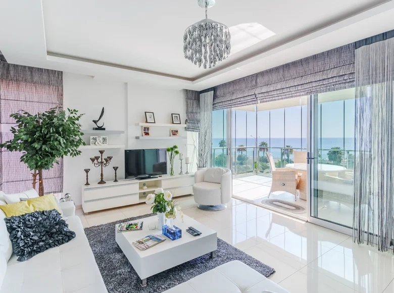 Mieszkanie 3 pokoi  Kestel, Turcja