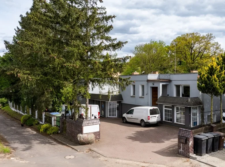 Shop 527 m² in Kazmierz, Poland