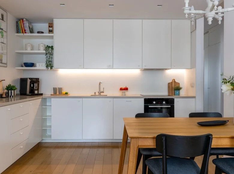 Wohnung 4 zimmer 78 m² Warschau, Polen