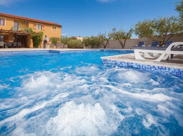 Villa 9 bedrooms 500 m² Grad Pula, Croatia