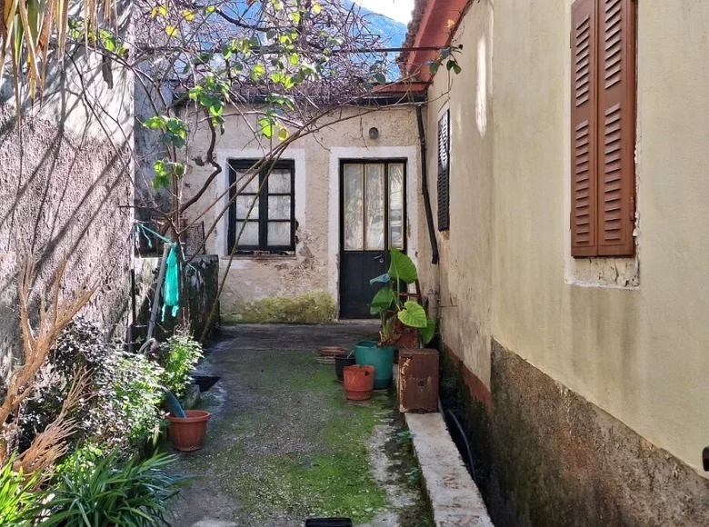 Stadthaus 1 Schlafzimmer 121 m² Sgourades, Griechenland