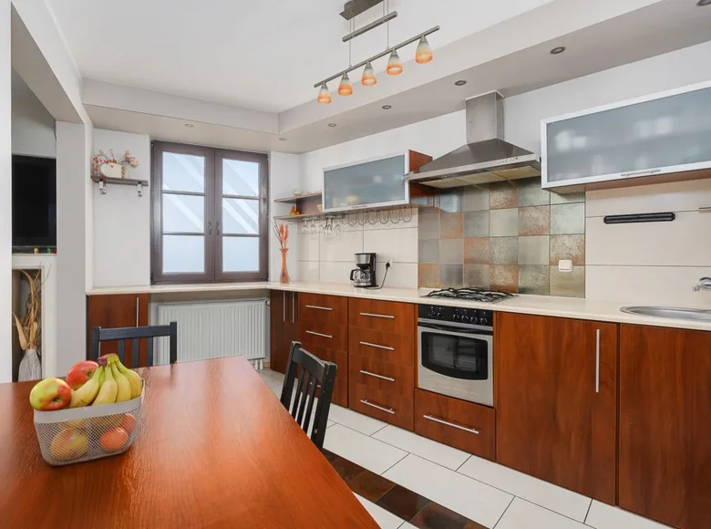 Mieszkanie 3 pokoi 73 m² Warszawa, Polska