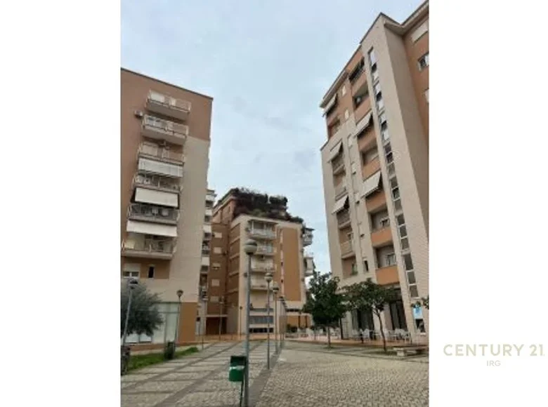 Büro 163 m² in Tirana, Albanien