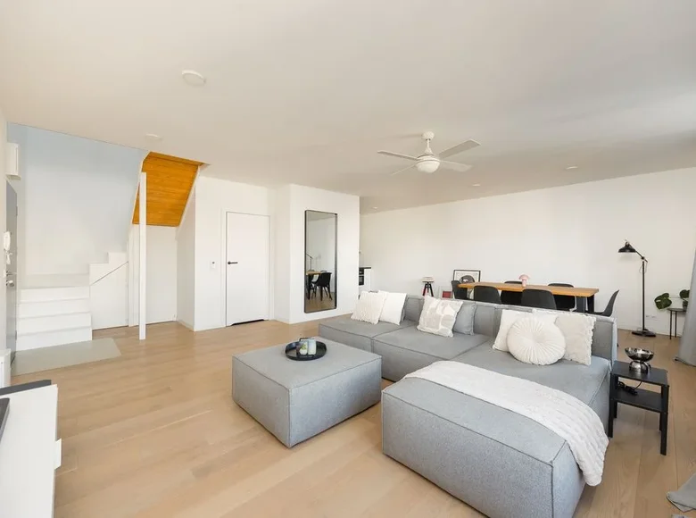 Квартира 3 комнаты 94 м² Варшава, Польша