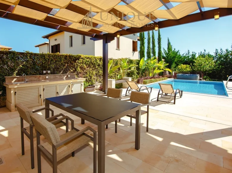 3 bedroom villa 205 m² Kouklia, Cyprus