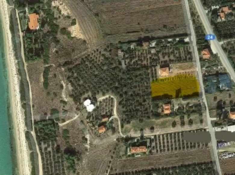 Land 1 room  Portes, Greece