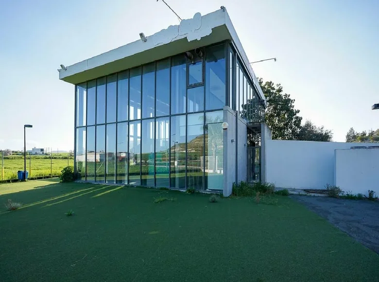 Propriété commerciale 340 m² à Dali, Chypre