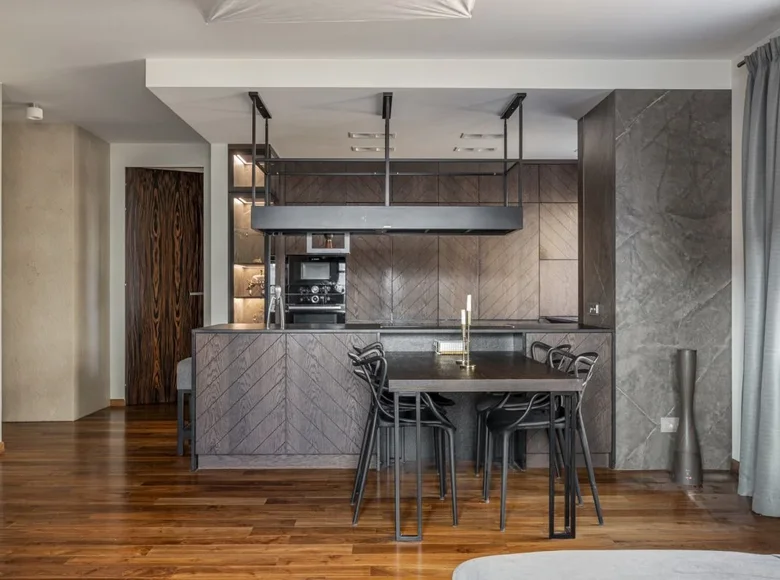 Mieszkanie 4 pokoi 128 m² Warszawa, Polska