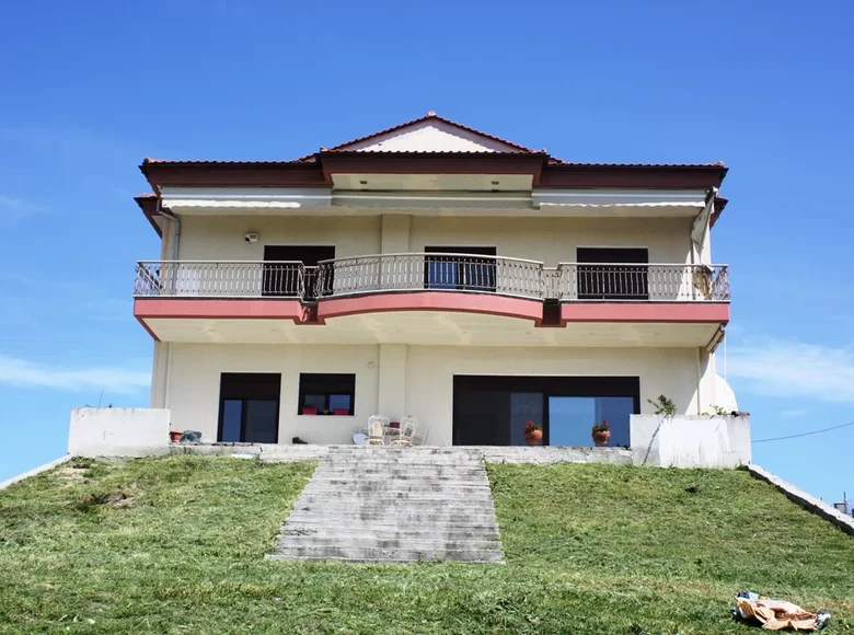 5 bedroom villa 280 m² Trilofos, Greece