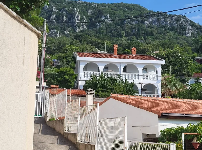 4 bedroom house 350 m² Zagrade, Montenegro