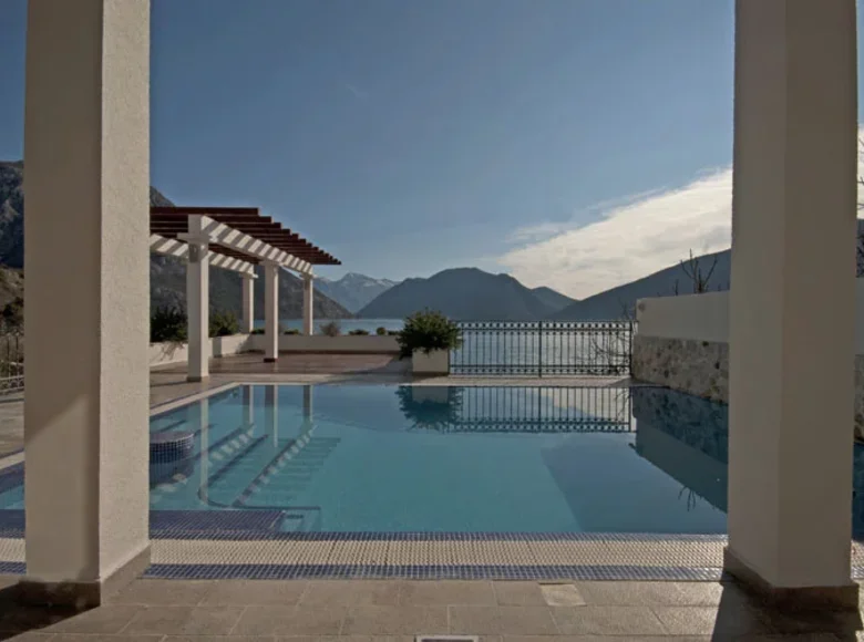 4 bedroom Villa 405 m² Kotor, Montenegro
