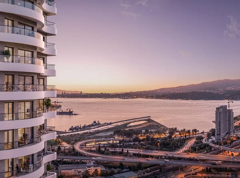 3 bedroom apartment 131 m² Konak, Turkey