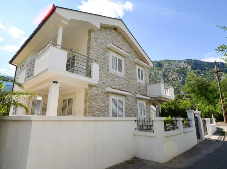 Maison 3 chambres 131 m² Morinj, Monténégro