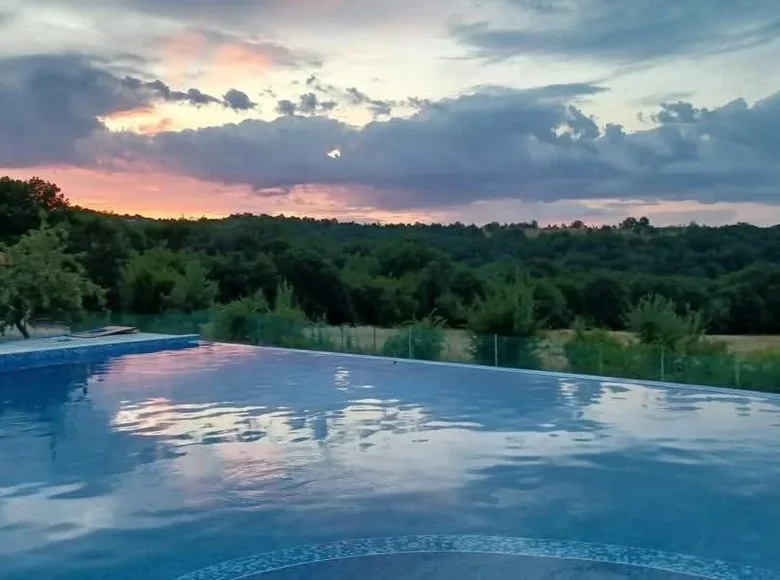 3 bedroom bungalow 132 m² Banya, Bulgaria