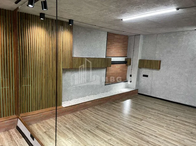 Propiedad comercial 43 m² en Tiflis, Georgia